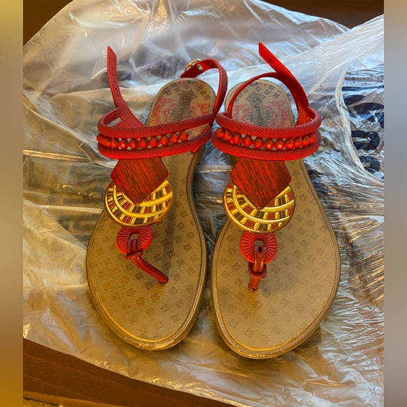 Grendha by Shakira Red Thong Sandals US7 - Picture 8 of 8